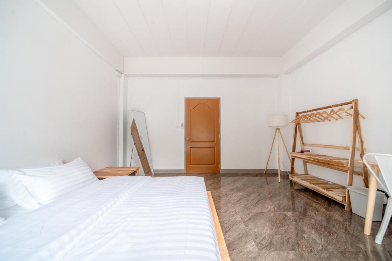 Socialer Coliving & Coworking Space Chiang Mai Esterno foto