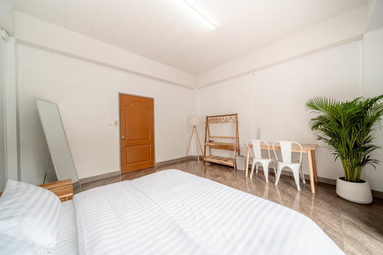 Socialer Coliving & Coworking Space Chiang Mai Esterno foto