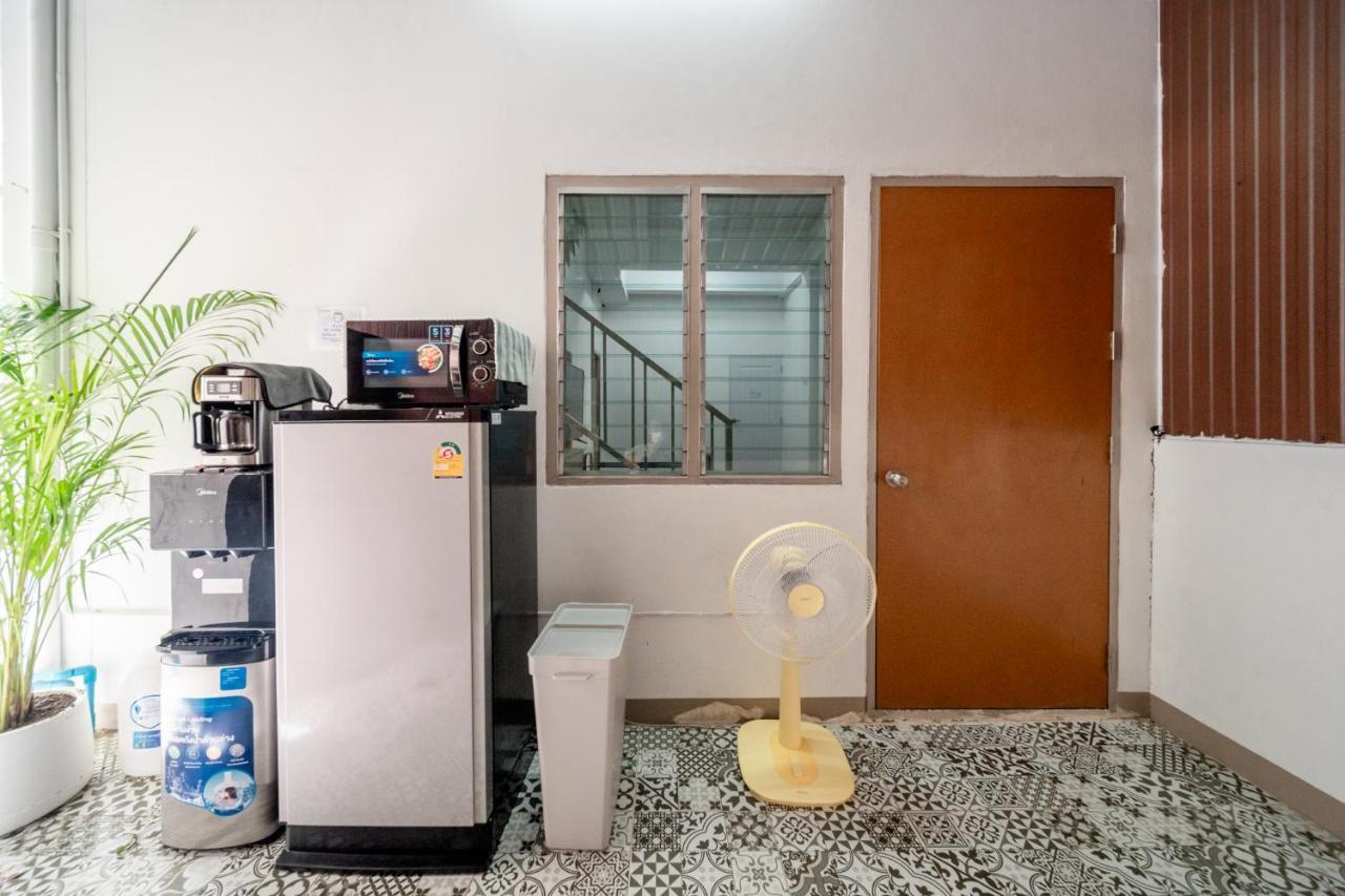 Socialer Coliving & Coworking Space Chiang Mai Esterno foto