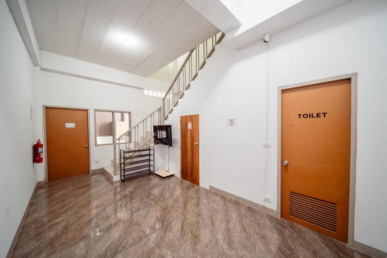 Socialer Coliving & Coworking Space Chiang Mai Esterno foto