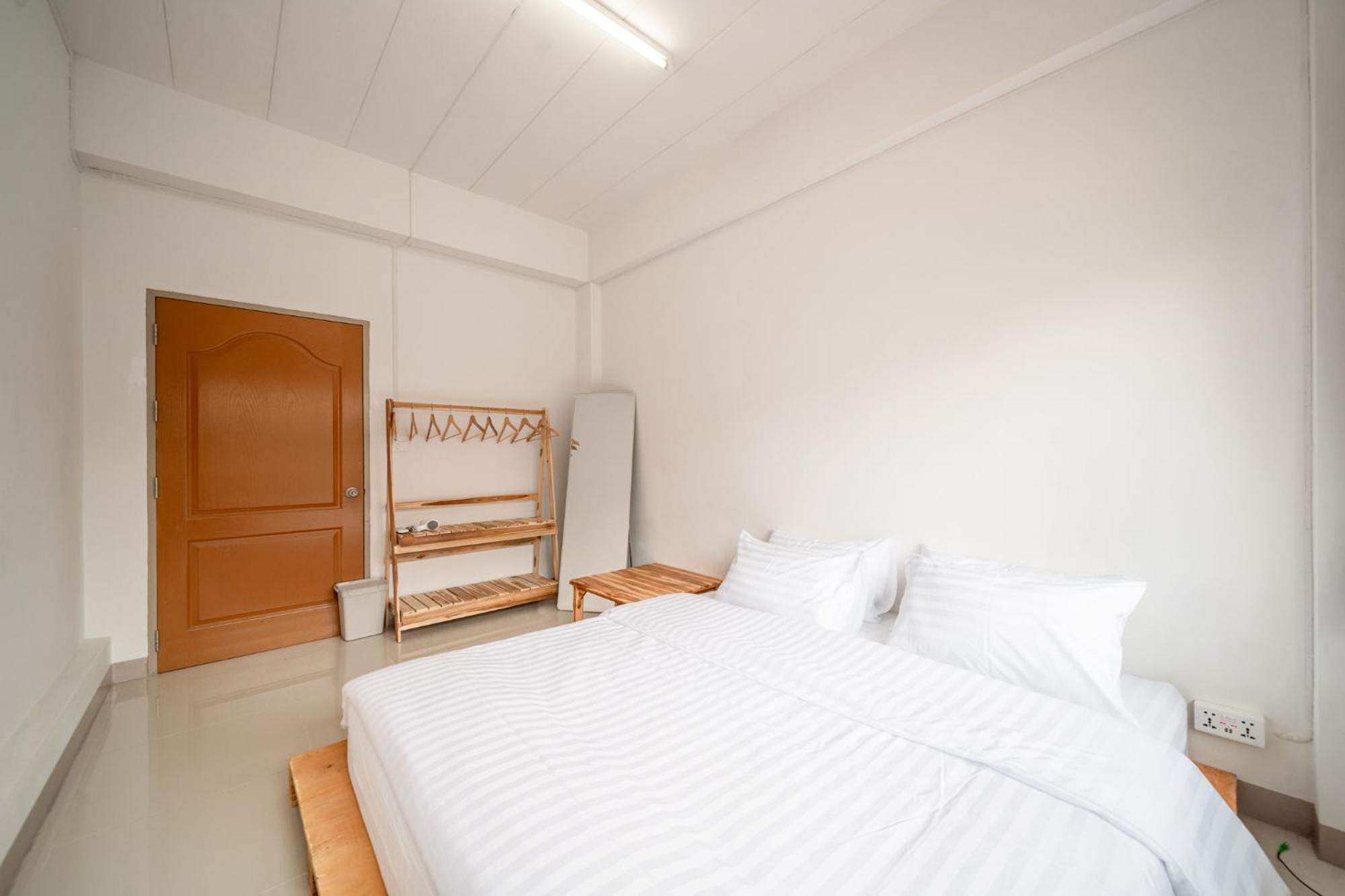 Socialer Coliving & Coworking Space Chiang Mai Esterno foto